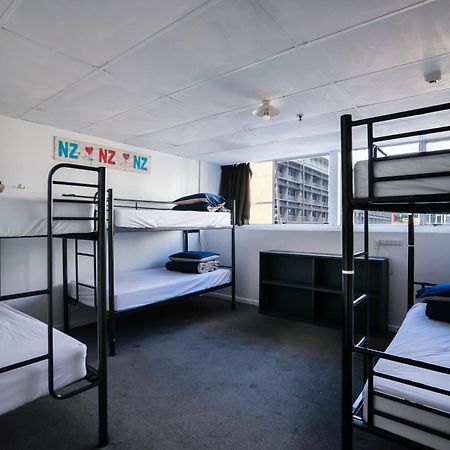 Attic Backpackers Hostel โอ๊คแลนด์ ภายนอก รูปภาพ