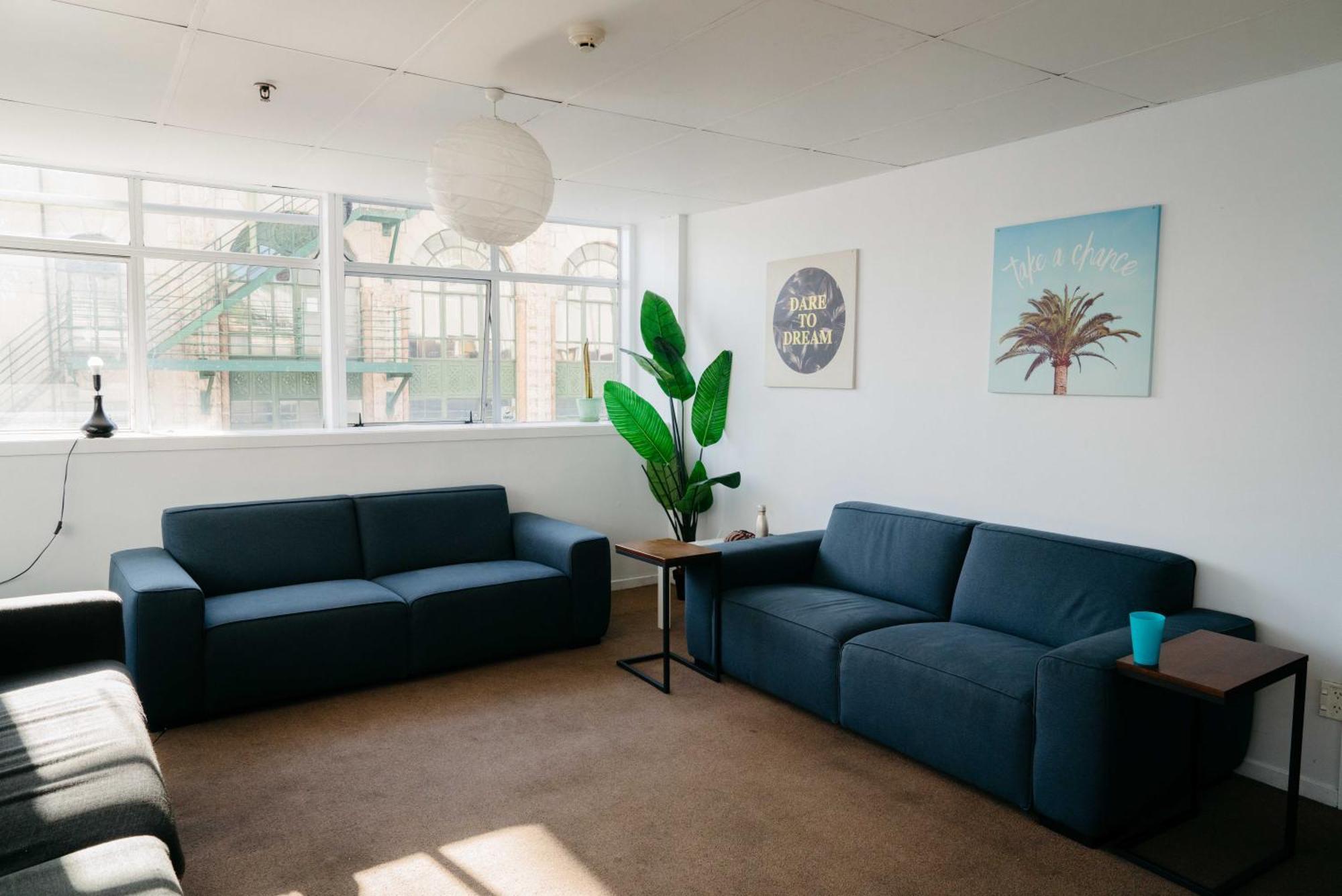 Attic Backpackers Hostel โอ๊คแลนด์ ภายนอก รูปภาพ